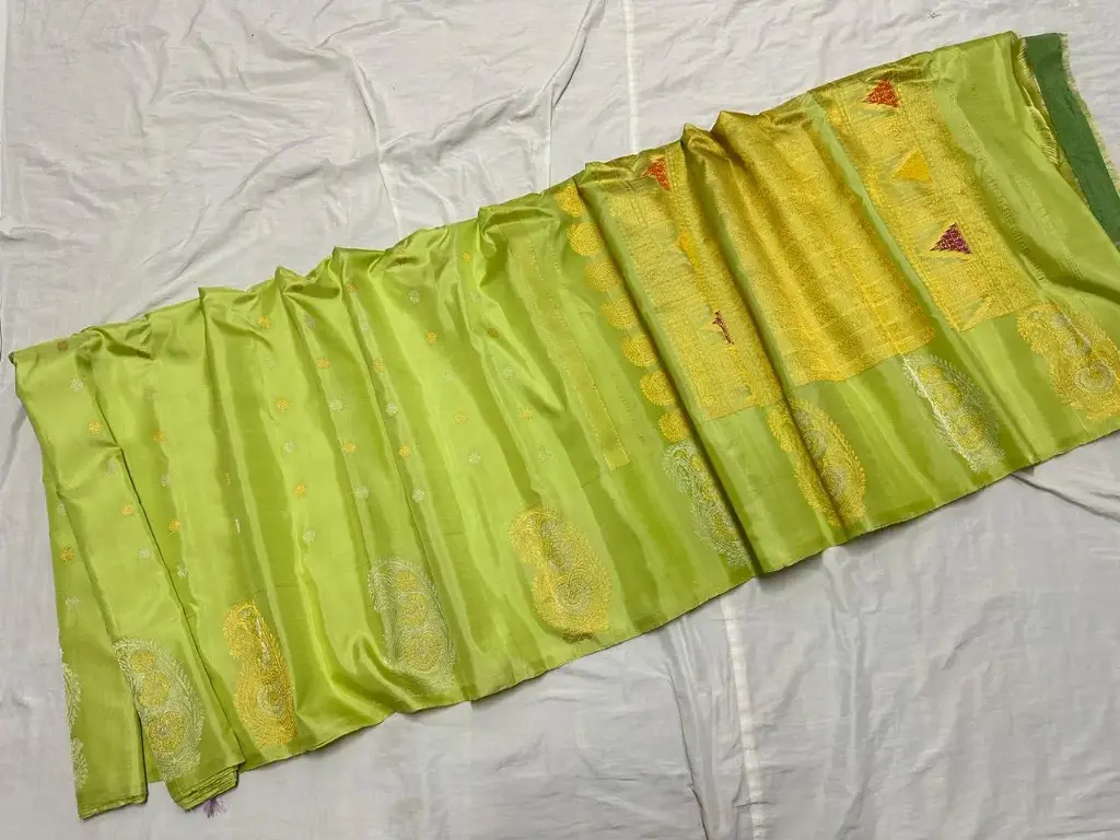 Pure Silk Gadwal Sarees (Parrot Green)